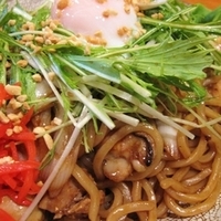 「カキのソースやきそば+のりわんたんスープ【3月限定】 680円」@麺屋青山 臼井店の写真