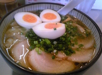 「正油ワンタンメン+チャーシュー+玉子」@再来軒の写真
