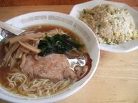 「ラーメン半チャーハン」@大沢食堂の写真