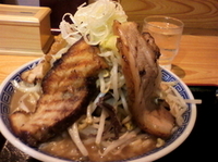 「小豚麺（無料:中盛・ヤサイマシ）850円」@常勝軒 総本店の写真