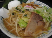 「野菜ラーメン ¥850円  （煮玉子サービス）」@大勝軒 まるいち 新宿店の写真