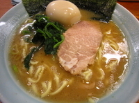 「味玉ラーメン（800円）」@横浜家系ラーメン やややの写真