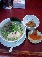 「ねぎらーめん（バリカタ、ハリガネ）+激辛そぼろ」@博多長浜らーめん 楓神の写真