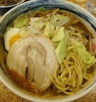 「辛味噌ラーメン880円+半ライス100円=980円」@大勝軒 柏店の写真