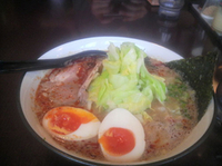 「醤油ラーメン赤&卵」@麺屋 てっぺんの写真