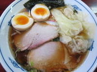 「中華そば（680円）+わんたん（170円）+煮たまご（100円）」@白河中華そばの写真