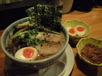 「らーめん（730円）+赤豚（100円）+味付たまご（50円）」@麺屋 大谷の写真