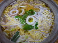 「鍋焼きラーメン（普通） 525円」@橋本食堂の写真