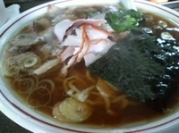 「青島ラーメン 600円 +チャーシュー 50円 +ほうれん草 5」@青島食堂 宮内駅前店の写真