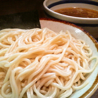「つけ麺・中盛（300g） ￥650 + 生玉子 ￥50」@大勝軒 十五夜 新宿御苑店の写真