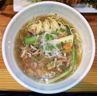 「TERA（テラ）+肉巻きおにぎり （清湯スープ）」@○麺堂の写真