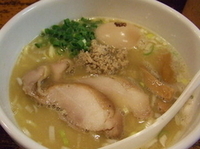 「白鶏らーめん」@鶏の穴の写真