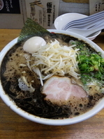 「味玉ラーメン 太麺 大盛り【900円】」@なんつッ亭 弐 品川店の写真