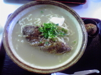 「ソーキそば（こってり）+麺がっつり大盛り（2玉分）」@沖縄そば 南風の写真