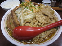 「ラーメン（並盛）+肉盛り+特大チャーシュー」@ぼり・うむ 西早稲田本店の写真