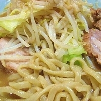 「小豚（240g） ヤサイニンニクアブラカラメ 800円」@ラーメンかじろうの写真