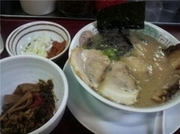 「ちゃーしゅーめん（ハリガネ）+替え玉（バリカタ）×2+魚辛そぼろ」@博多長浜らーめん 楓神の写真