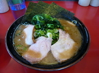 「中盛りチャーシュー+葉にんにくネギ+ライス+チャーシューまぶし」@環2家の写真