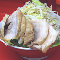 「小豚ダブル（ヤサイマシマシ）」@ラーメン二郎 湘南藤沢店の写真