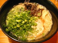 「博多ラーメン（ばりかた）+トッピングねぎ3倍」@博多ラーメン 田中の写真