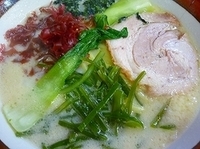 「塩ラーメン・とんこつ（700円+特盛り200円）」@知ったかぶりのブタの写真