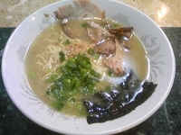 「塩とんこつラーメン」@なんちゃっ亭の写真