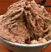 「小ラーメン（麺少なめ・ニンニク少し・野菜増し￥700）BB（￥1」@ラーメン二郎 八王子野猿街道店2の写真