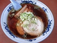 「醤油ラーメン（大盛り）」@ラーメンともえの写真