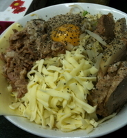 「汁なし（アブラ、野菜、ニンニク）780円+豚200円+チーズ10」@らーめん豚喜の写真