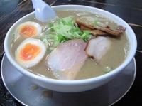 「こくにぼり（裏メニュー）750円+煮卵」@長尾中華そば 西バイパス店の写真