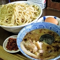 「辛つけ + 特盛 + 半肉盛り + 生卵」@次念序の写真