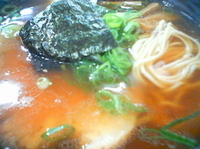 「しょうゆらーめん/カタメ（￥700）」@支那そばや つくば店の写真