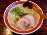 「本丸塩らー麺」@横濱元町 塩らー麺 本丸亭 元町店の写真