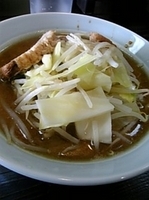 「ラーメン小（麺少なめ120g）」@ラーメンかじろうの写真