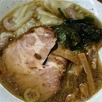 「ワンタン麺（￥550）サービスセット（￥300）」@榊屋の写真