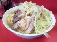 「ぶた入りラーメン、ニンニク」@ラーメン二郎 三田本店の写真