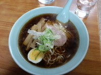 「しょうゆらーめん （650円）」@らーめんやっこの写真