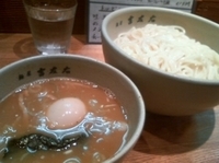 「大盛つけ麺（450g） 930円 + 味玉 100円」@麺屋吉左右の写真