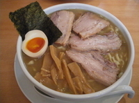 「徳丸ラーメン（大）+ハーフチャーシュー」@煮干そば とみ田の写真