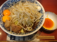 「油そば（野菜ちょっと多め、味ちょっと濃いめ）+卵黄2ヶ」@麺香房 暖々の写真