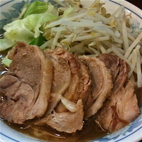 「豚増しらーめん麺少なめ（￥800）」@らーめん陸の写真