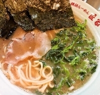 「ラーメン中（濃いめ・固め）+ホウレンソウ（700円+100円）」@匠家 50号バイパス店の写真