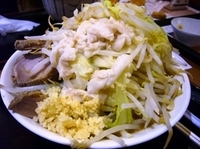 「ラーメン・大【全部増し】（800円）+豚増し（200円）」@ジャンクガレッジ イオンレイクタウンmori店の写真