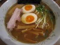 「らぁ麺煮玉子付+焼餃子（750円+450円）」@めん屋 八蔵の写真