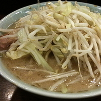 「ラーメン（野菜増し・ニンニク少し￥700）」@ラーメン二郎 池袋東口店の写真