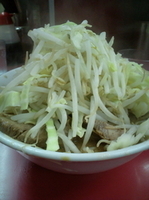 「小豚（ヤサイマシ）」@ラーメン二郎 桜台駅前店の写真