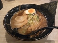 「黒塩とんこつ（700円）」@NAGAHAMAらーめん 町田店の写真