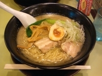 「本丸げんこつ麺（700円）」@無敵家 新宿店の写真
