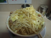 「ドカ盛豚ラーメン（ヤサイ+ニンニク+カラメ）」@ラーメン二郎 高田馬場店の写真