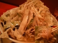 「ラーメン 全部入り 950 円（さぬきうどん） ヤサイ、ニンニク」@ラーメン二郎 府中店の写真